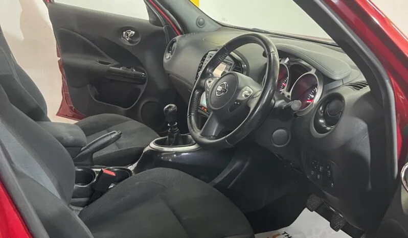 
2016 Nissan Juke Red SUV full									