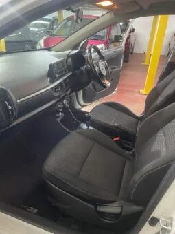 
2018 Kia picanto White Hatchback full									