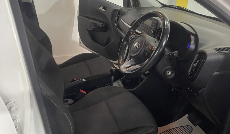 
2018 Kia picanto White Hatchback full									