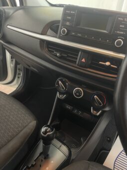 
2018 Kia picanto White Hatchback full									