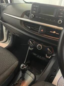 
2018 Kia picanto White Hatchback full									