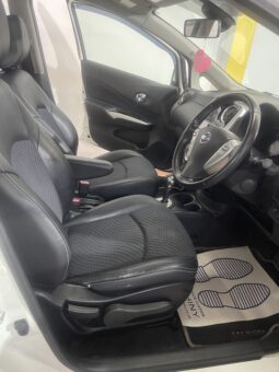 
2015 Nissan note White Hatchback full									