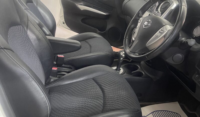 
2015 Nissan note White Hatchback full									