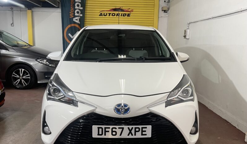 
2017 Toyota Yaris VVT White Hatchback full									