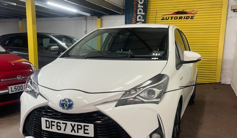 
2017 Toyota Yaris VVT White Hatchback full									