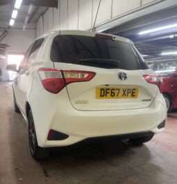 2017 Toyota Yaris VVT White Hatchback