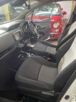 
2017 Toyota Yaris VVT White Hatchback full									