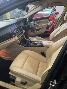 
2010 BMW 5 series Black Sedan full									