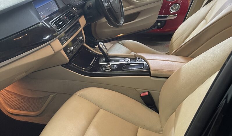 
2010 BMW 5 series Black Sedan full									