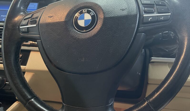 
2010 BMW 5 series Black Sedan full									
