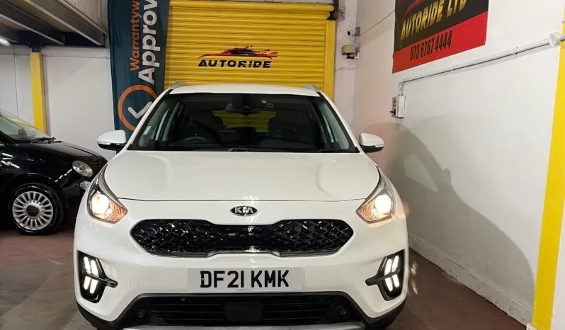 
2021 Kia niro White SUV full									