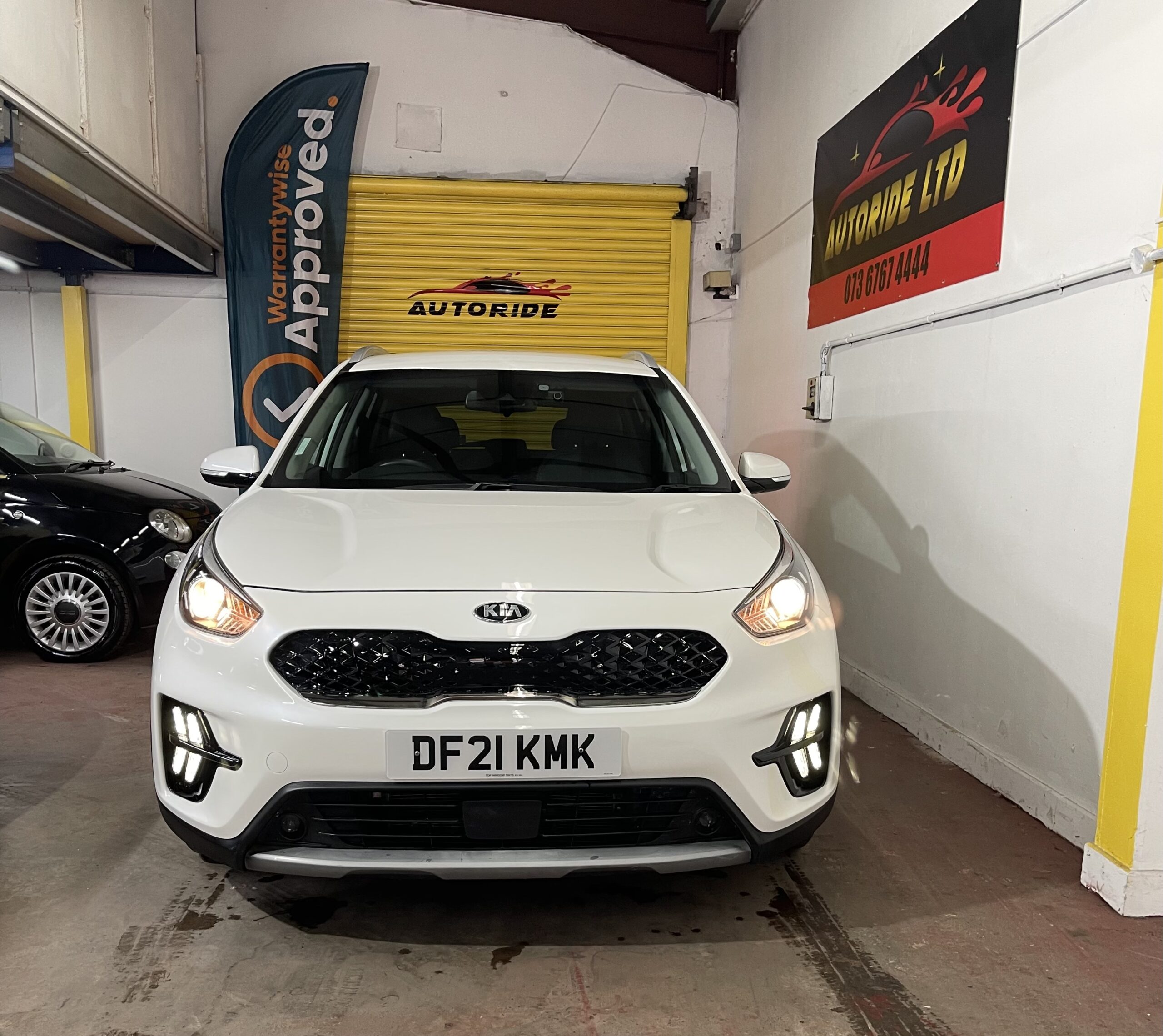 2021 Kia niro White SUV