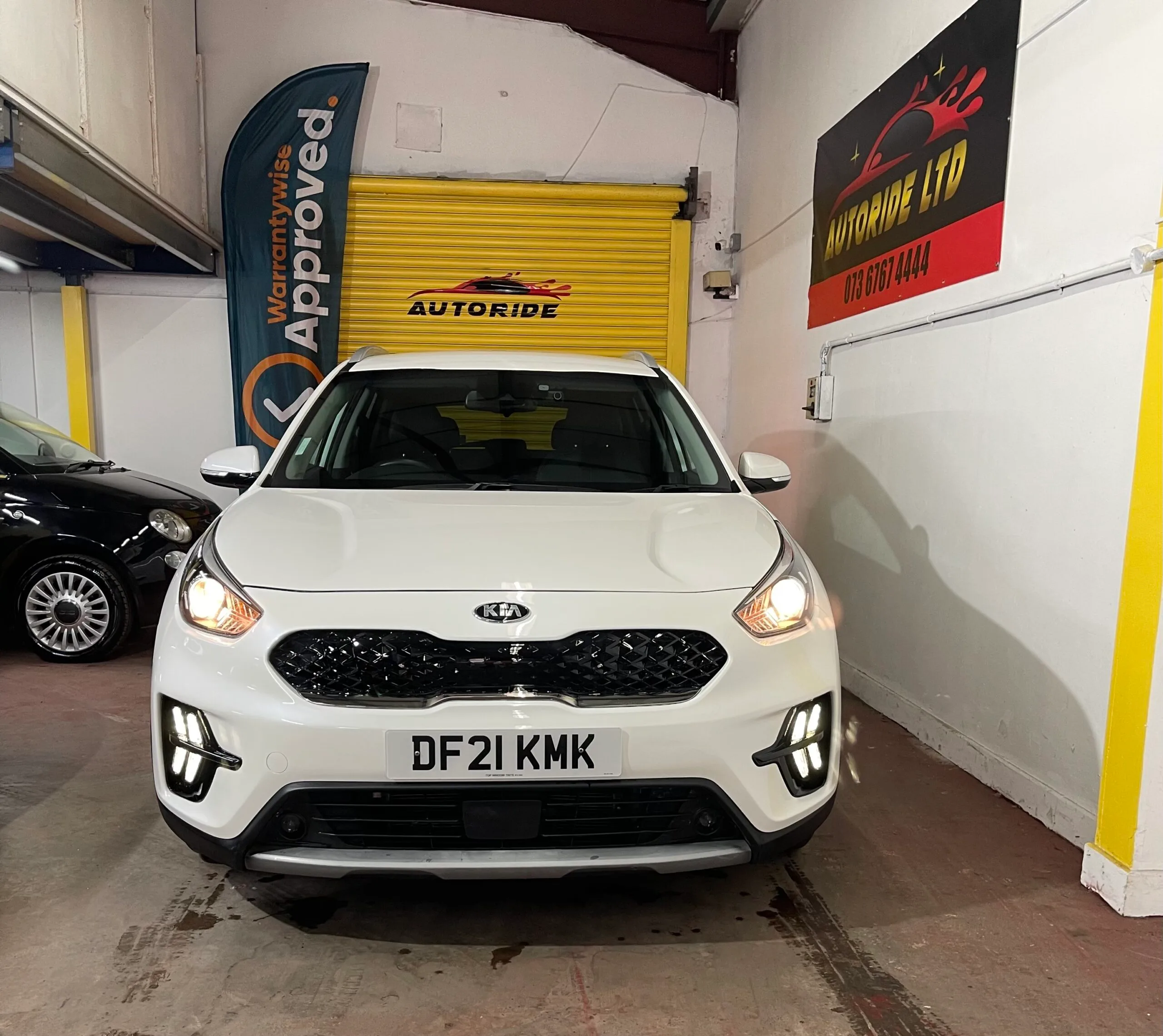 2021 Kia niro White SUV