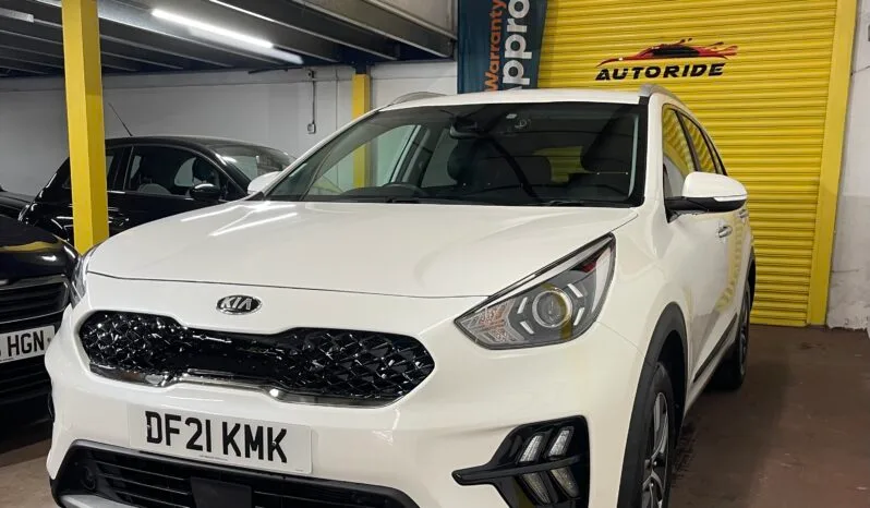
2021 Kia niro White SUV full									