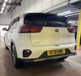 2021 Kia niro White SUV