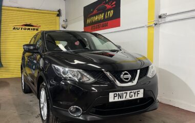 2017 Nissan Qashqai Black SUV