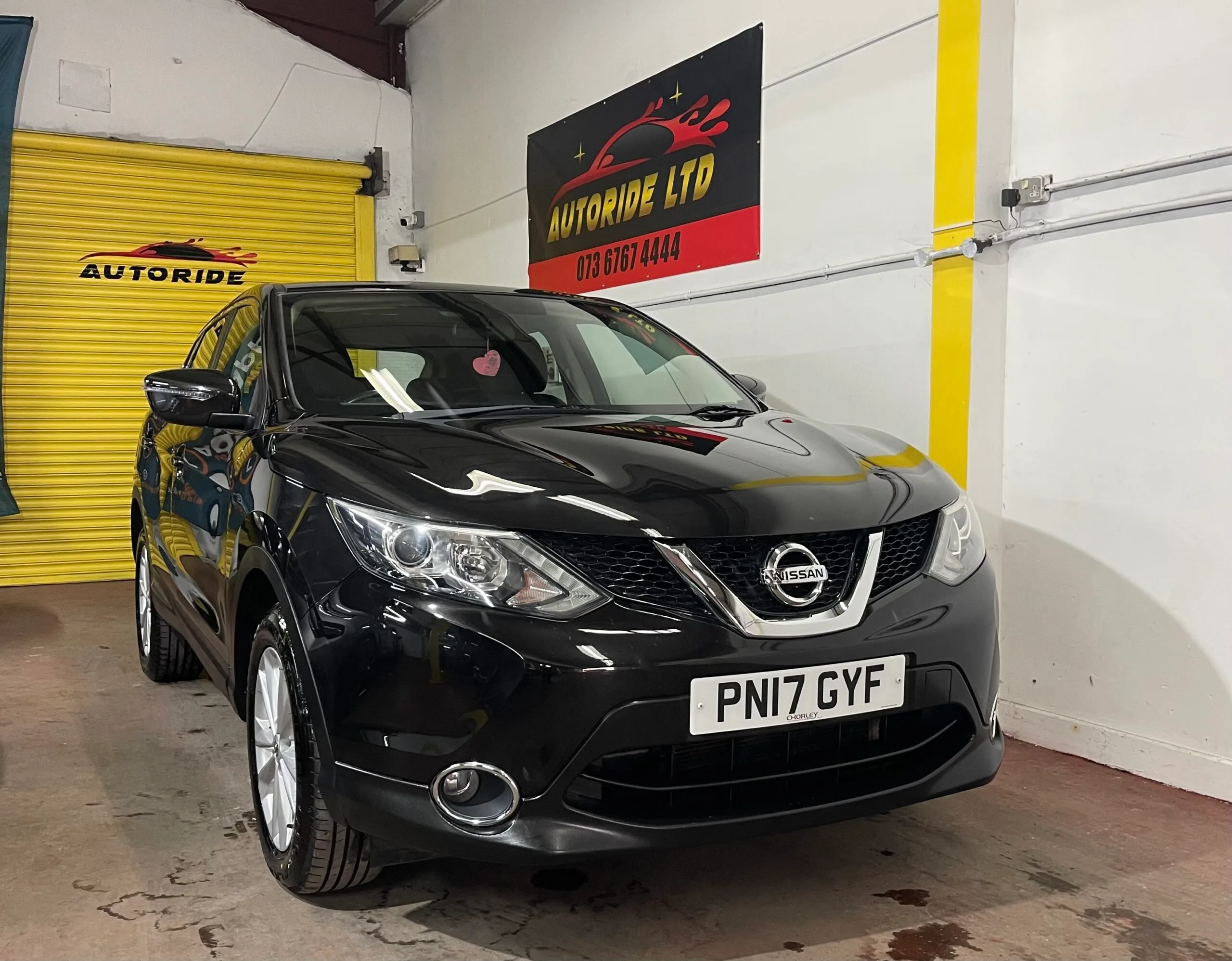 2017 Nissan Qashqai Black SUV