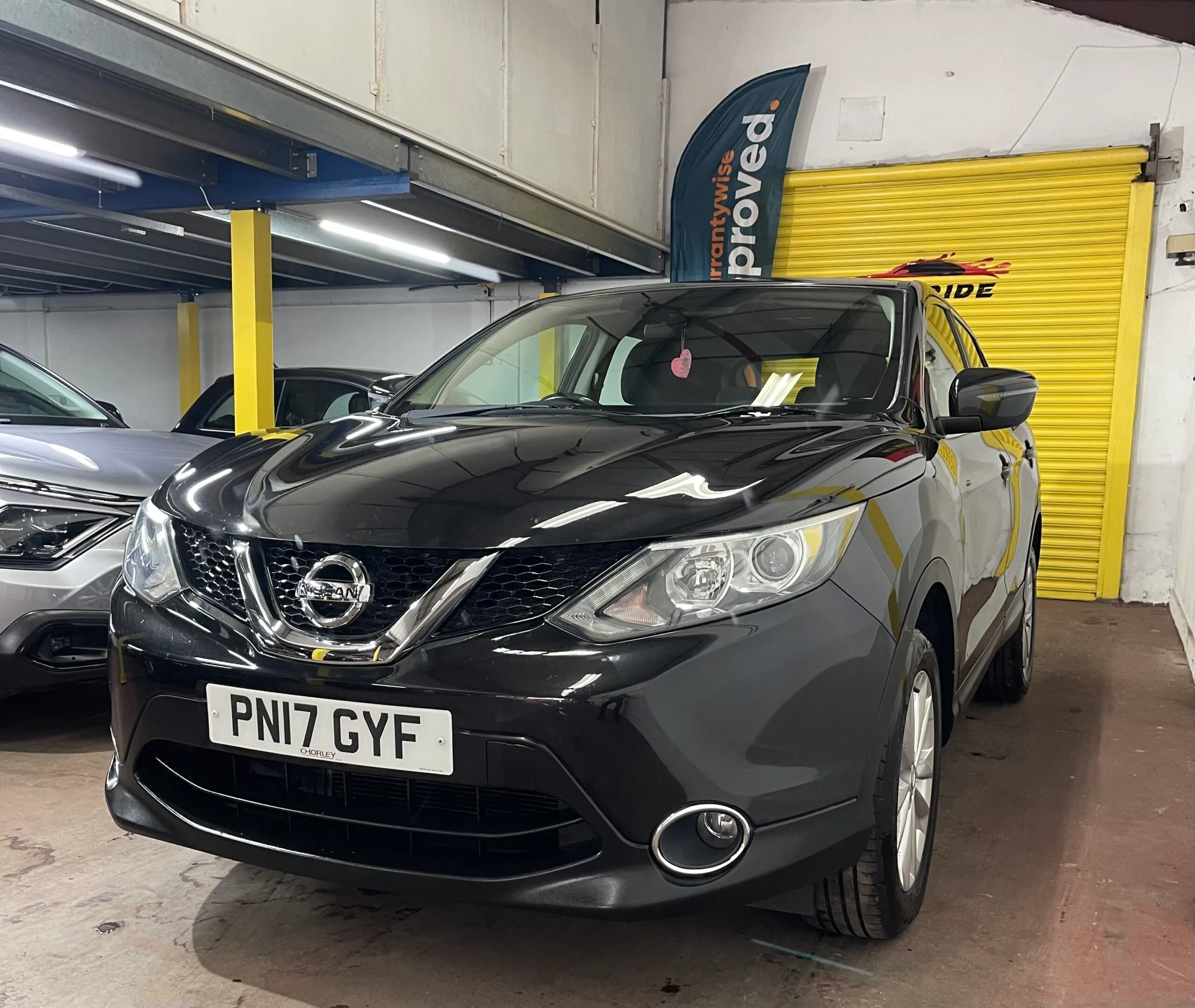 2017 Nissan Qashqai Black SUV