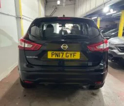 
2017 Nissan Qashqai Black SUV full									