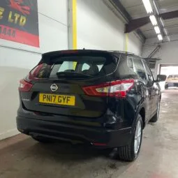 
2017 Nissan Qashqai Black SUV full									