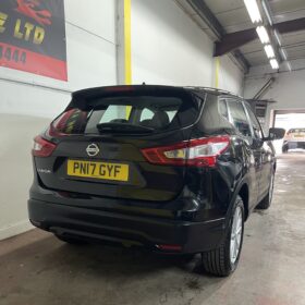 2017 Nissan Qashqai Black SUV