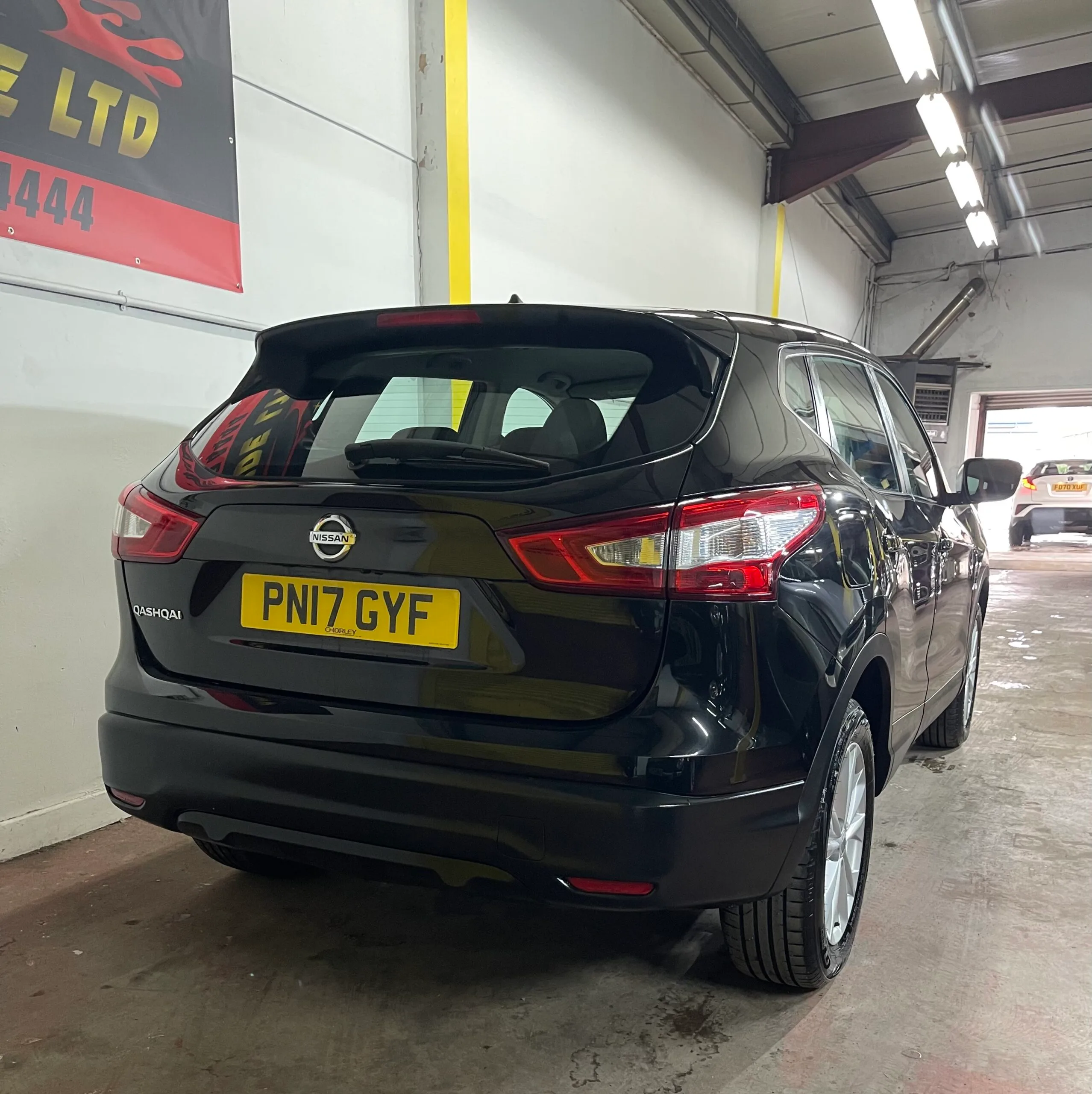 2017 Nissan Qashqai Black SUV