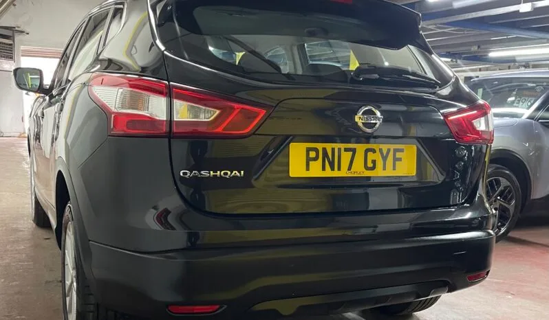 
2017 Nissan Qashqai Black SUV full									