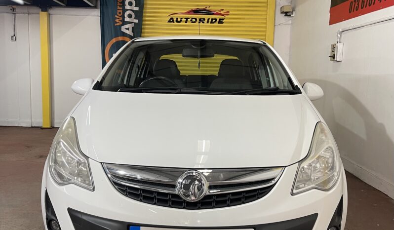 
2013 Vauxhall corsa White Hatchback full									
